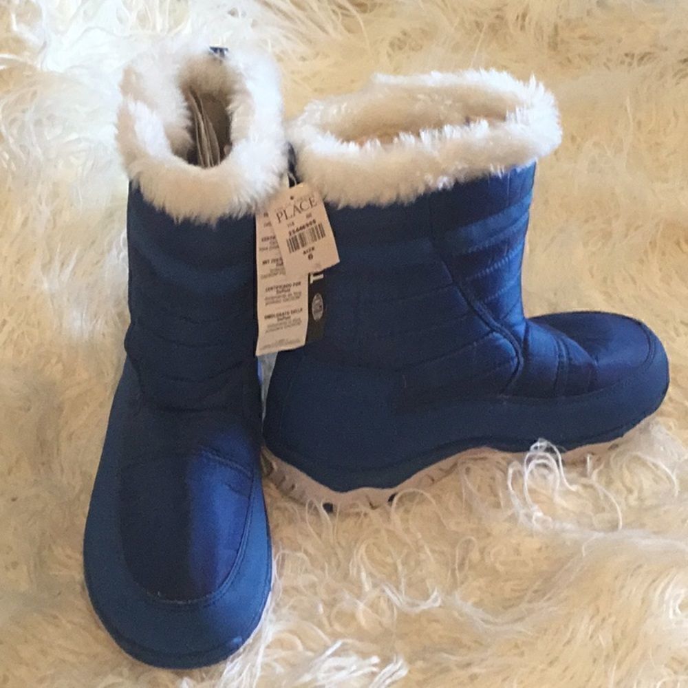 CHILDRENS PLACE THERMOLITE boots In size 6 youth